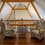 7 Bedroom Secluded Close To Prague Říčany