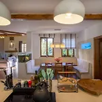 7 Bedroom Secluded Close To Prague * Ricany (Central Bohemian)
