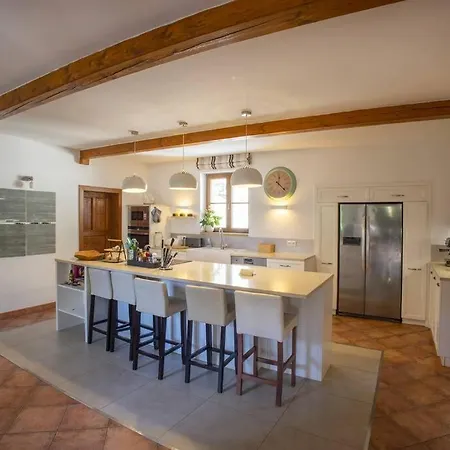 Villa 7 Bedroom Secluded Close To Prague Ricany (Central Bohemian)