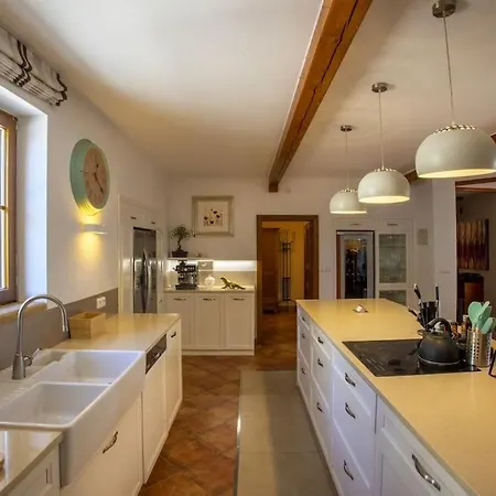 빌라 7 Bedroom Secluded Close To Prague Říčany