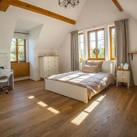 7 Bedroom Secluded Close To Prague Villa *
