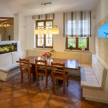 빌라 7 Bedroom Secluded Close To Prague Říčany