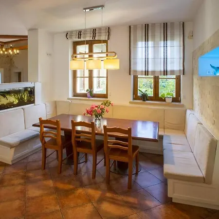 Villa 7 Bedroom Secluded Close To Prague Ricany (Central Bohemian)