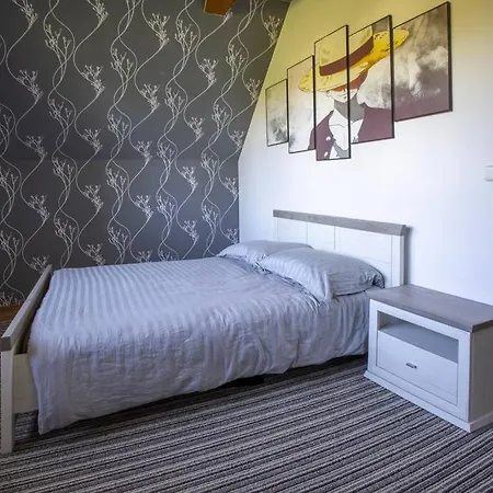 7 Bedroom Secluded Close To Prague * Ricany (Central Bohemian)