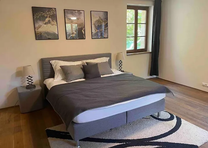 Villa 7 Bedroom Secluded Close To Prague Ricany (Central Bohemian)