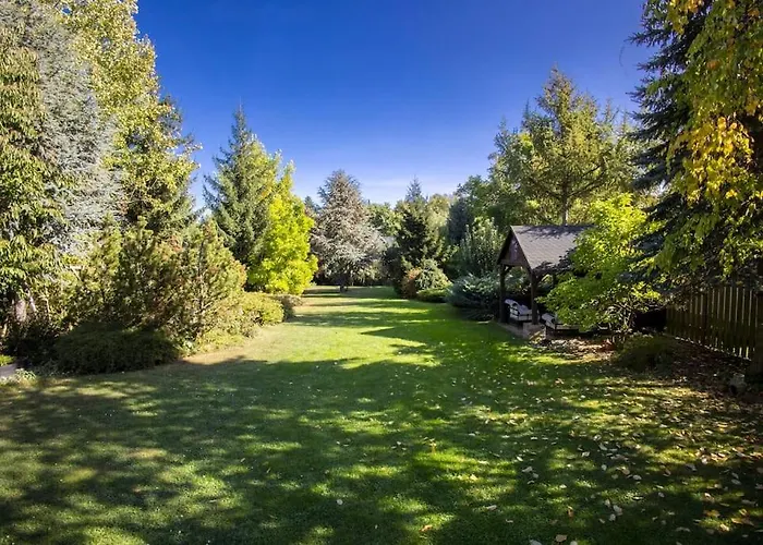 Villa 7 Bedroom Secluded Close To Prague