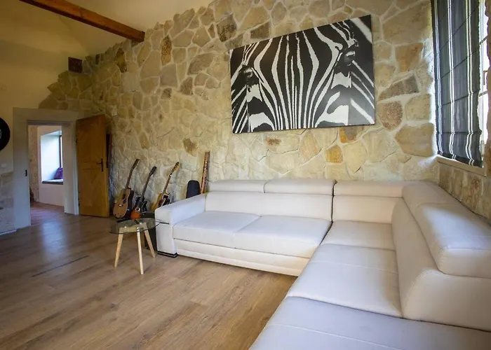 Villa 7 Bedroom Secluded Close To Prague Ricany (Central Bohemian)