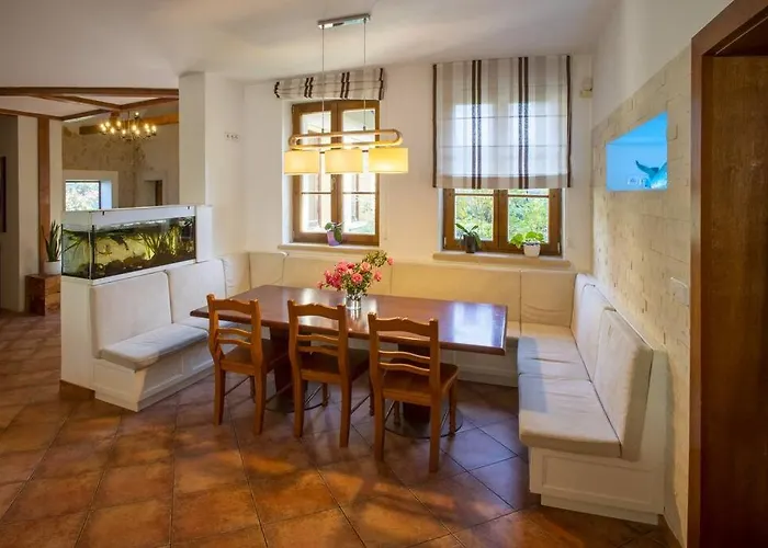 Villa 7 Bedroom Secluded Close To Prague Ricany (Central Bohemian)